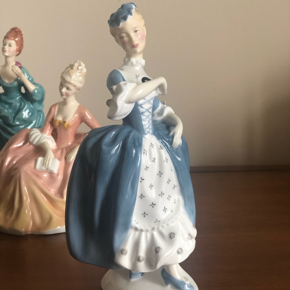 Royal Doulton Vintage Figurine Masquerade